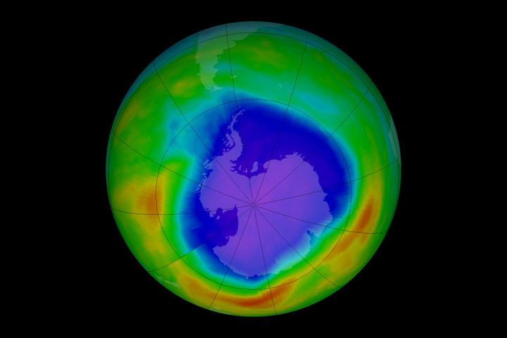 1980年代發現南極上方的臭氧洞，衛星圖片上清楚可辨。